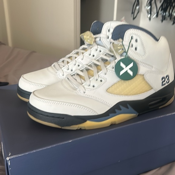 Jordan 5 A Maniere size 10 M// 11.5 W - Picture 2 of 3